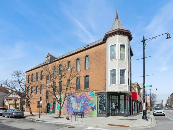 2912 N Milwaukee Avenue , Chicago, IL 60618