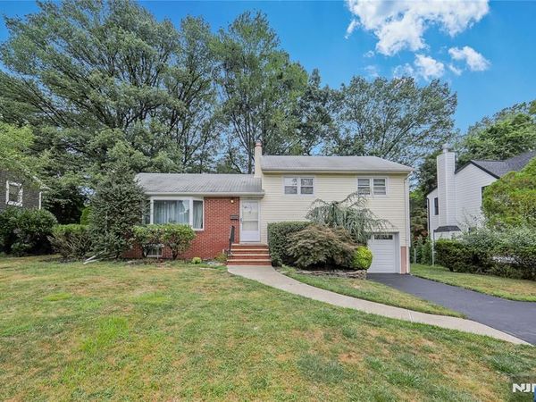 270 Glen Avenue, DUMONT, NJ 07628