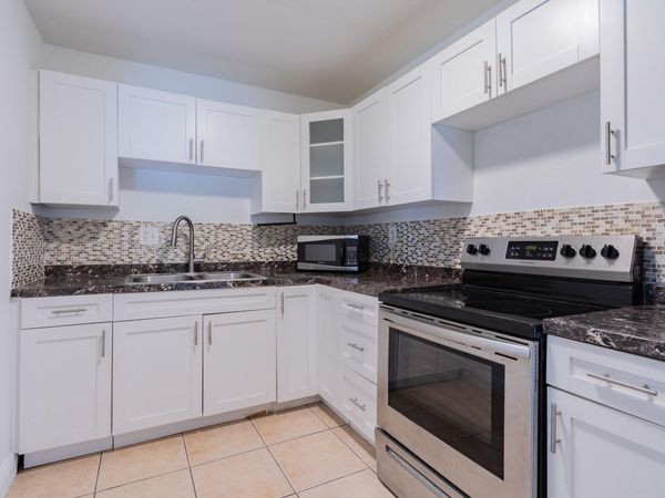 9459 SW 76th Street, Unit R8, Miami, FL 33173