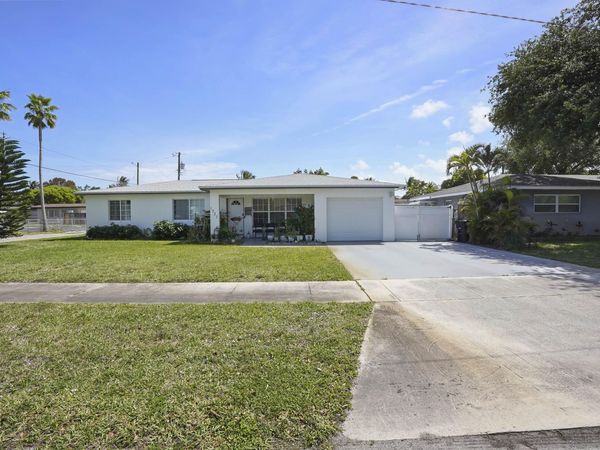 1737 N 14th Avenue N, Lake Worth Beach, FL 33460
