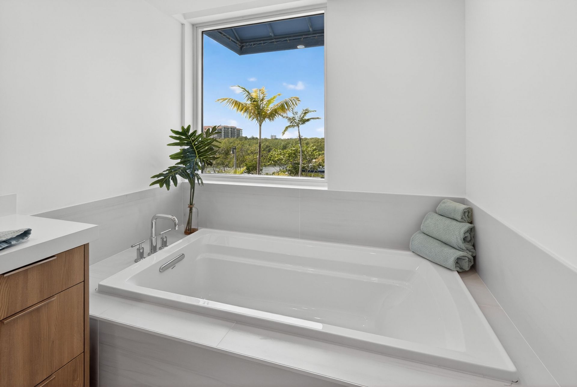 1 S Coastal Way, Unit 201, Jupiter, FL 33477 Photo