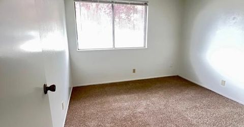 5186 Greenberry Dr, Sacramento, CA 95841 Photo