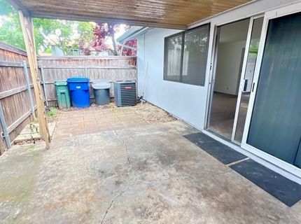 5186 Greenberry Dr, Sacramento, CA 95841 Photo