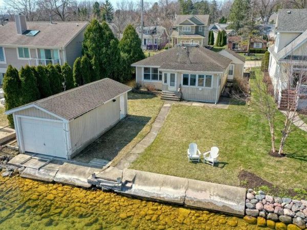 1603 Milwaukee STREET, Delafield, WI 53018