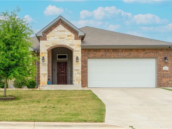 1422 S Rolling Brook Drive , Temple, TX 76502