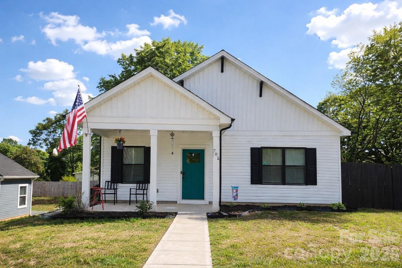 701 E 3rd Avenue, Gastonia, NC 28054 Main Photo