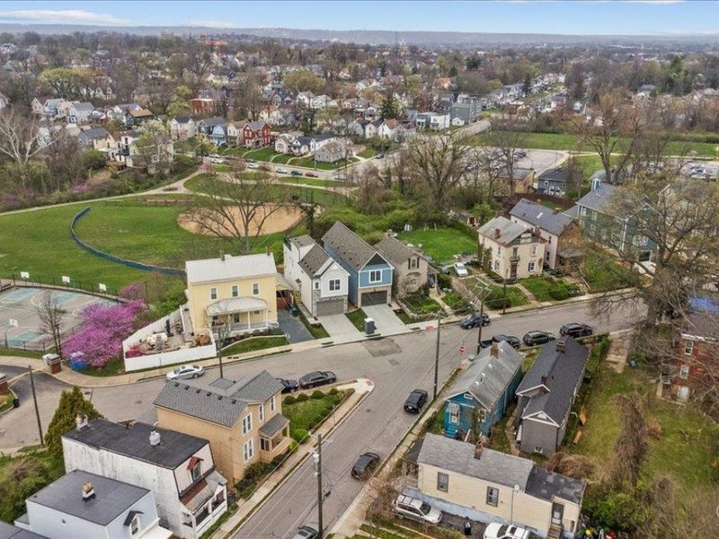 1906 Pogue Avenue, Unit A, Cincinnati, OH 45208 Photo 3