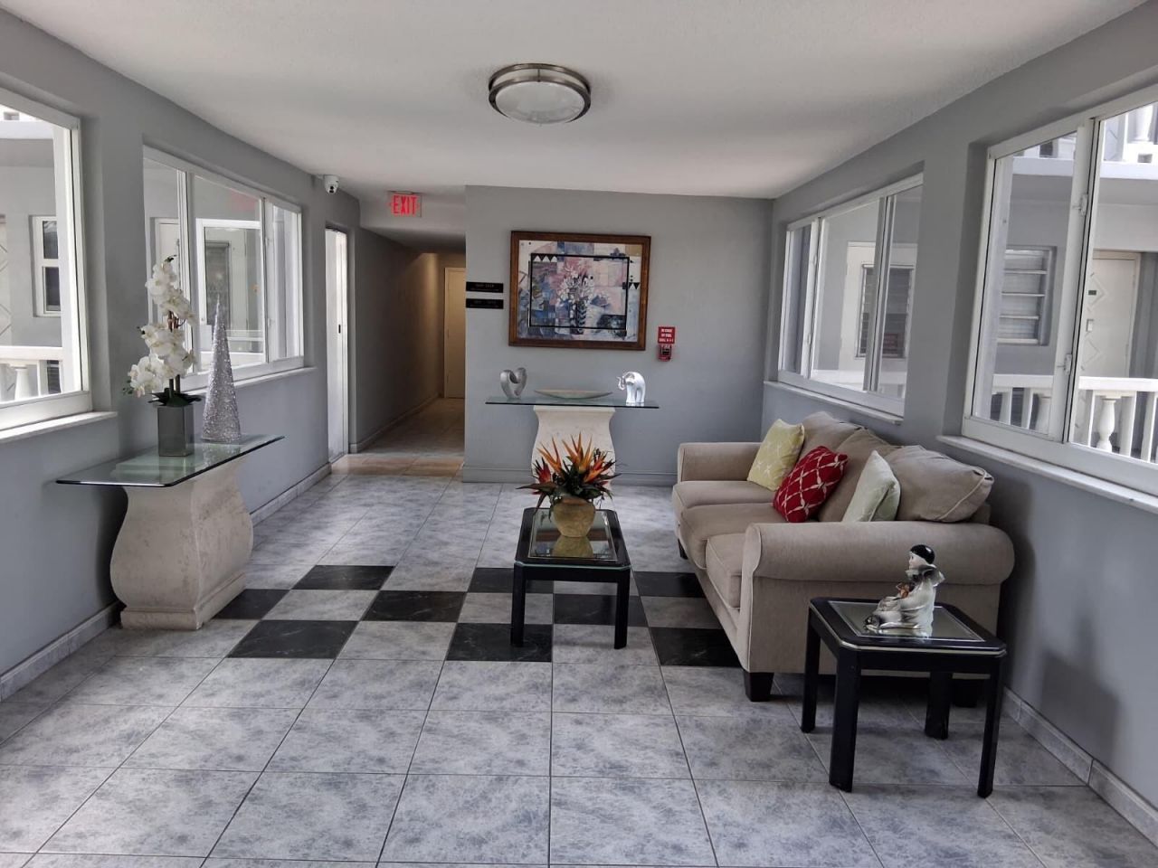 329 SE 3rd Street, Unit 302s, Hallandale Beach, FL 33009 Photo