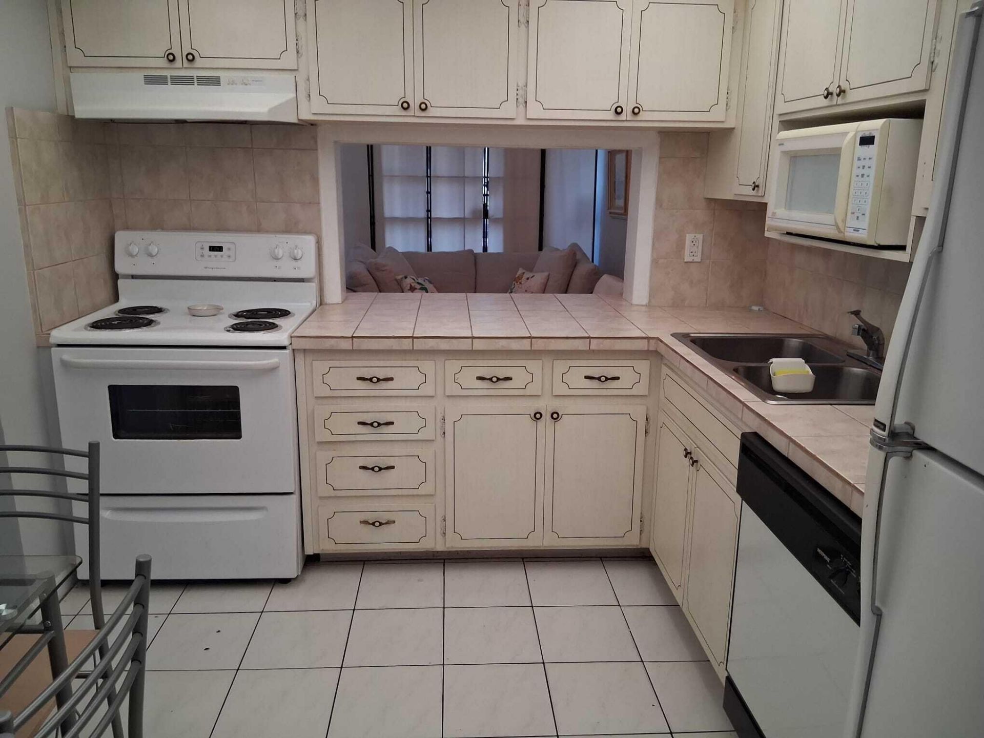 329 SE 3rd Street, Unit 302s, Hallandale Beach, FL 33009 Photo