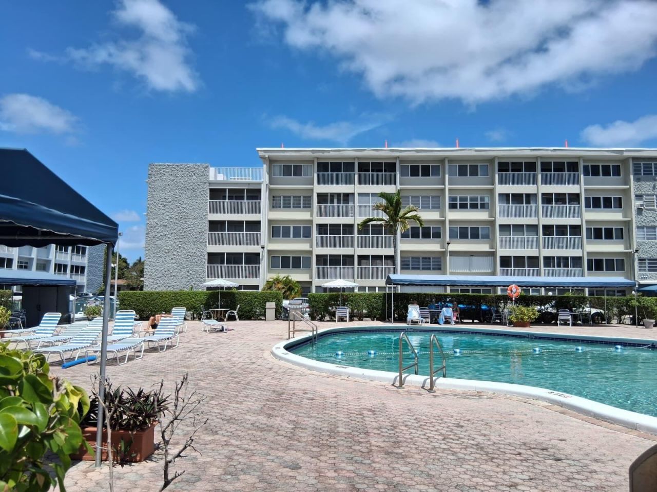 329 SE 3rd Street, Unit 302s, Hallandale Beach, FL 33009 Photo