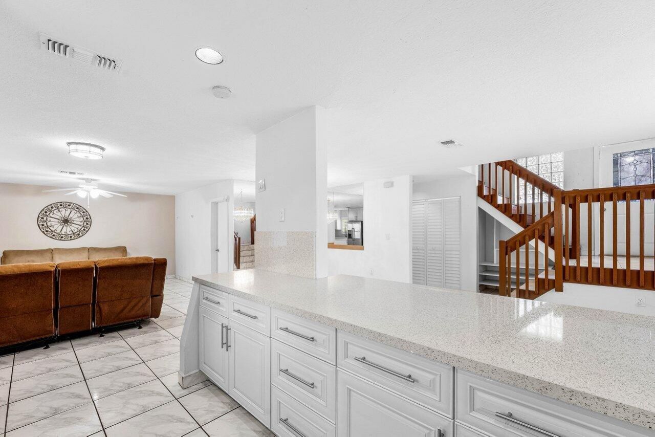 331 NW 101st Terrace, Pembroke Pines, FL 33026 Photo