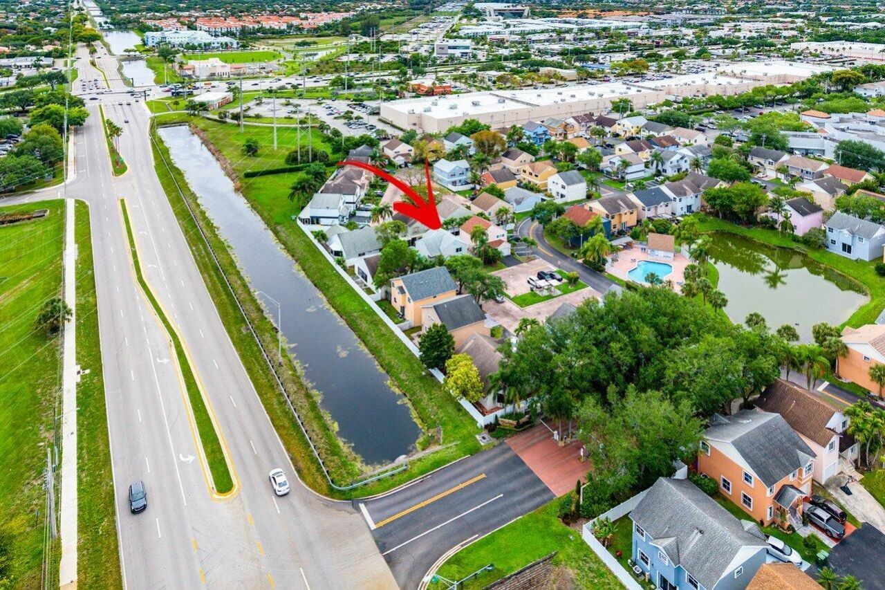 331 NW 101st Terrace, Pembroke Pines, FL 33026 Photo