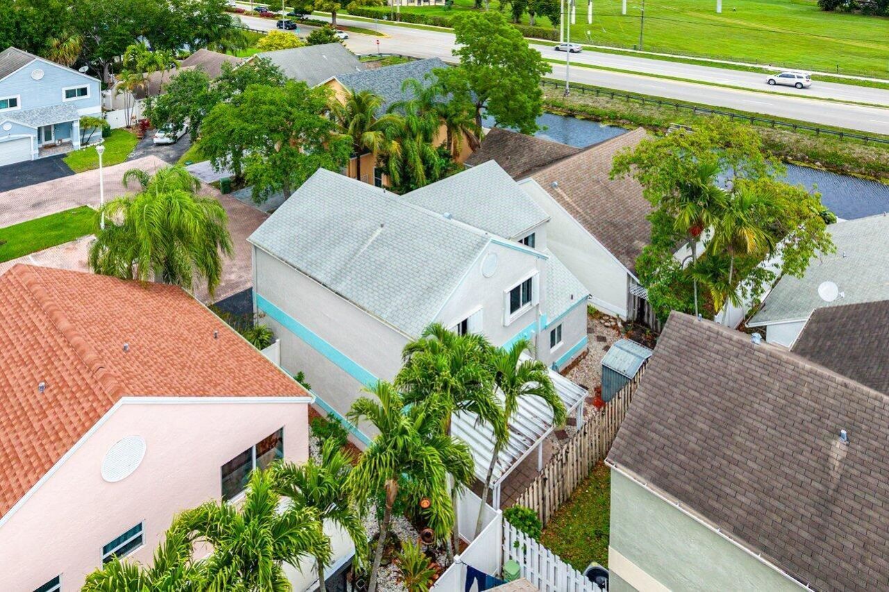 331 NW 101st Terrace, Pembroke Pines, FL 33026 Photo