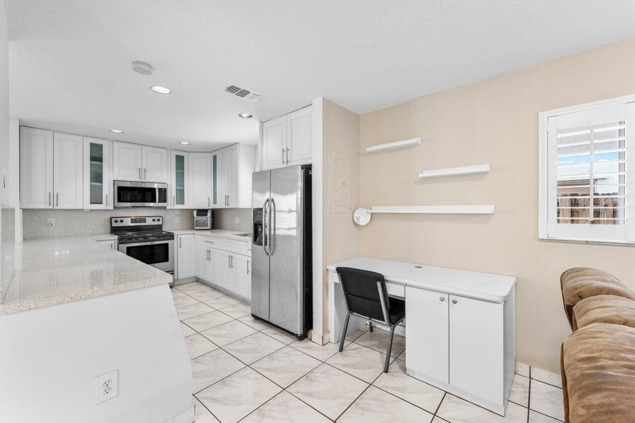 331 NW 101st Terrace, Pembroke Pines, FL 33026 Photo