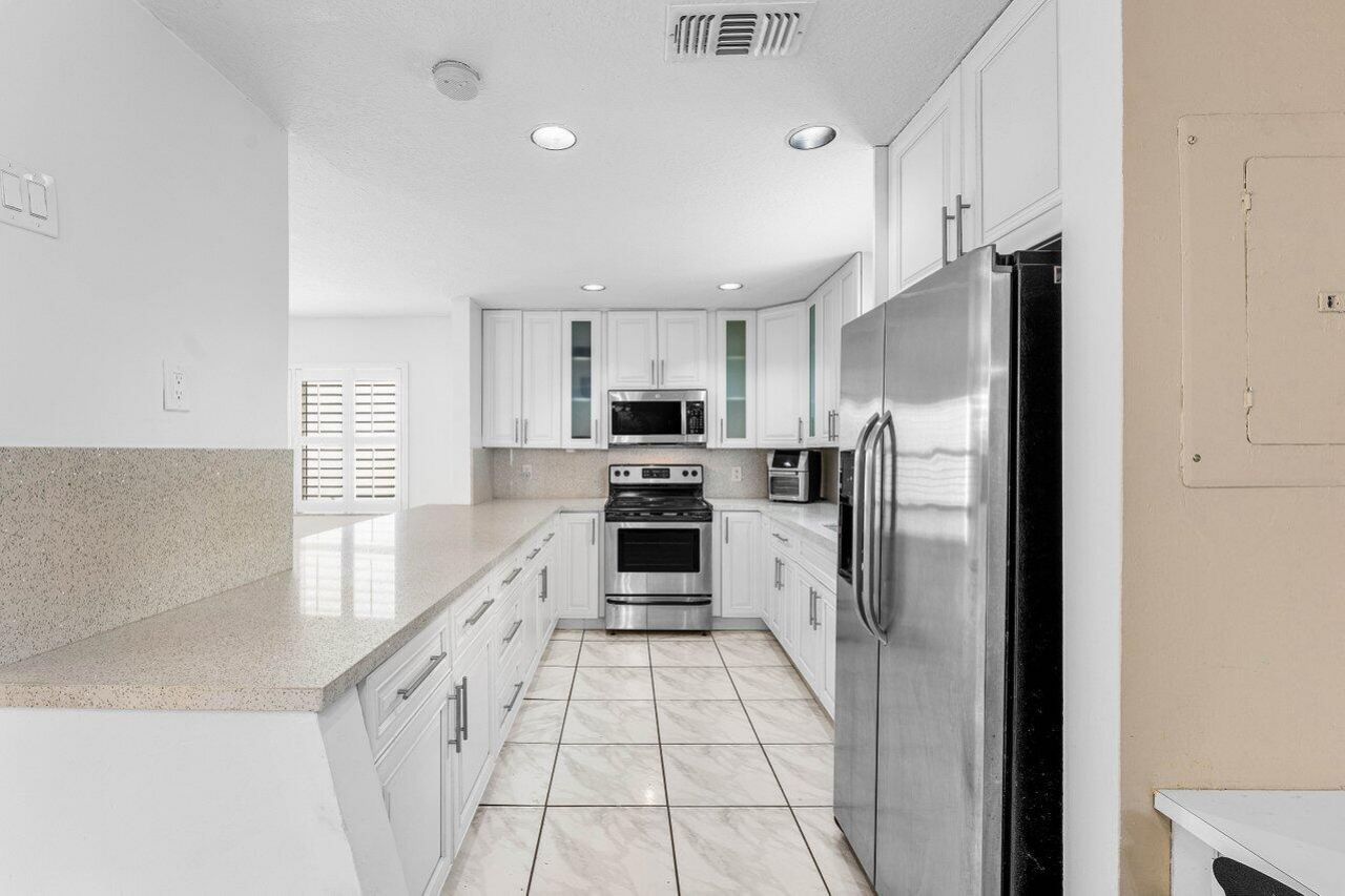 331 NW 101st Terrace, Pembroke Pines, FL 33026 Photo