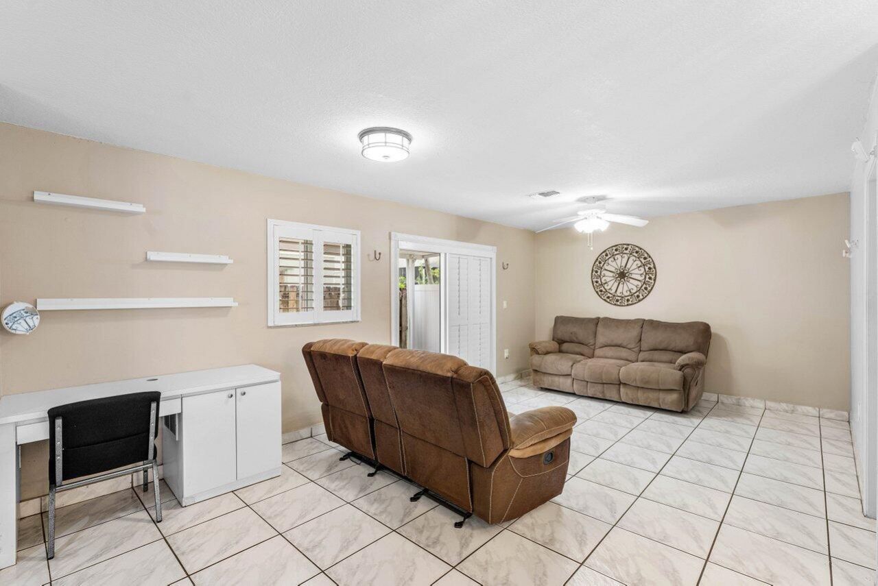 331 NW 101st Terrace, Pembroke Pines, FL 33026 Photo