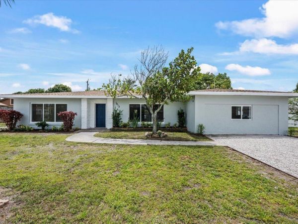 1612 Sherwood Avenue, Mangonia Park, FL 33407