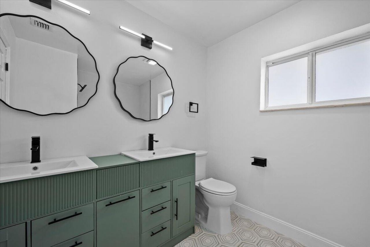 1612 Sherwood Avenue, Mangonia Park, FL 33407 Photo