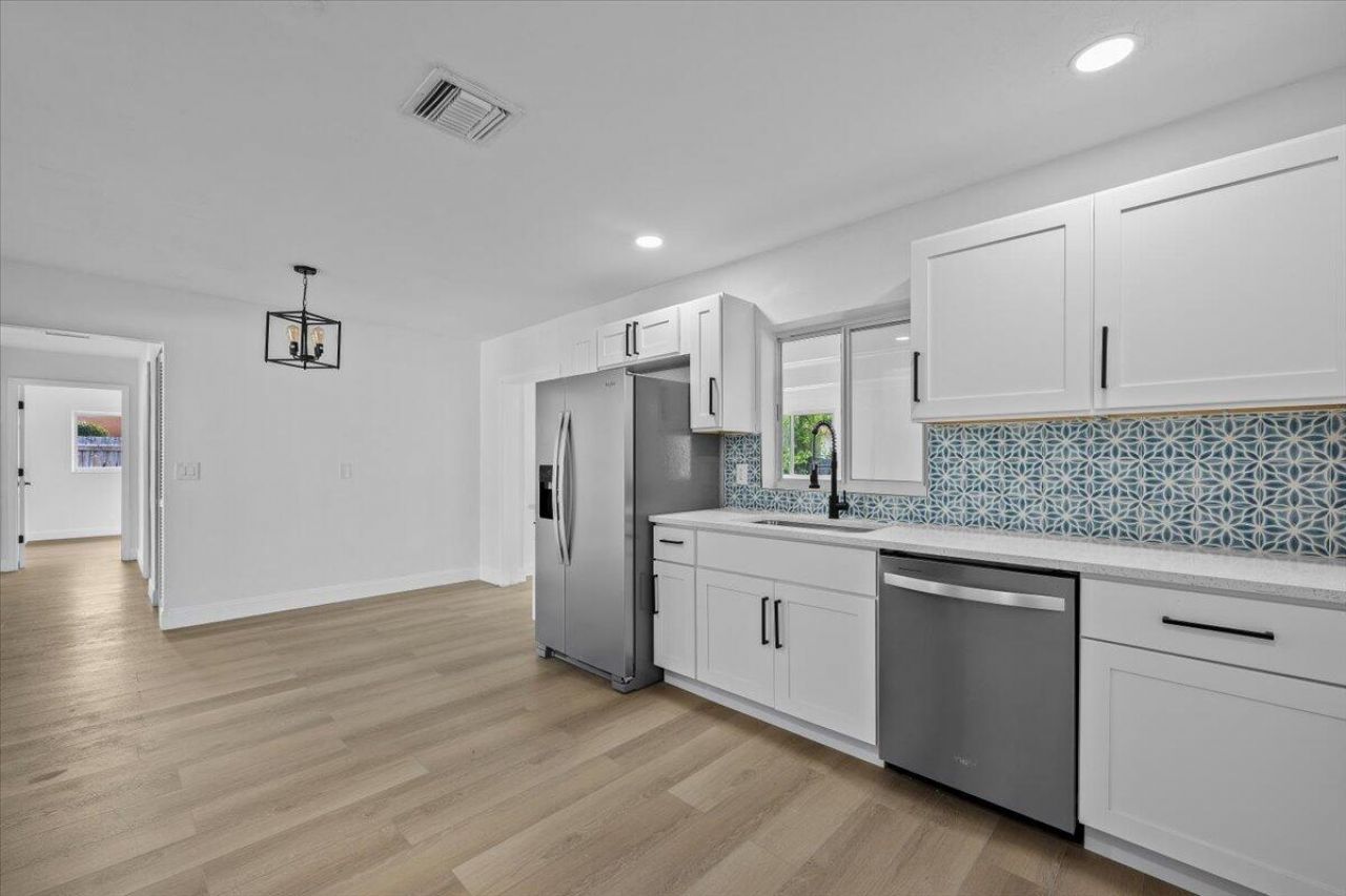 1612 Sherwood Avenue, Mangonia Park, FL 33407 Photo