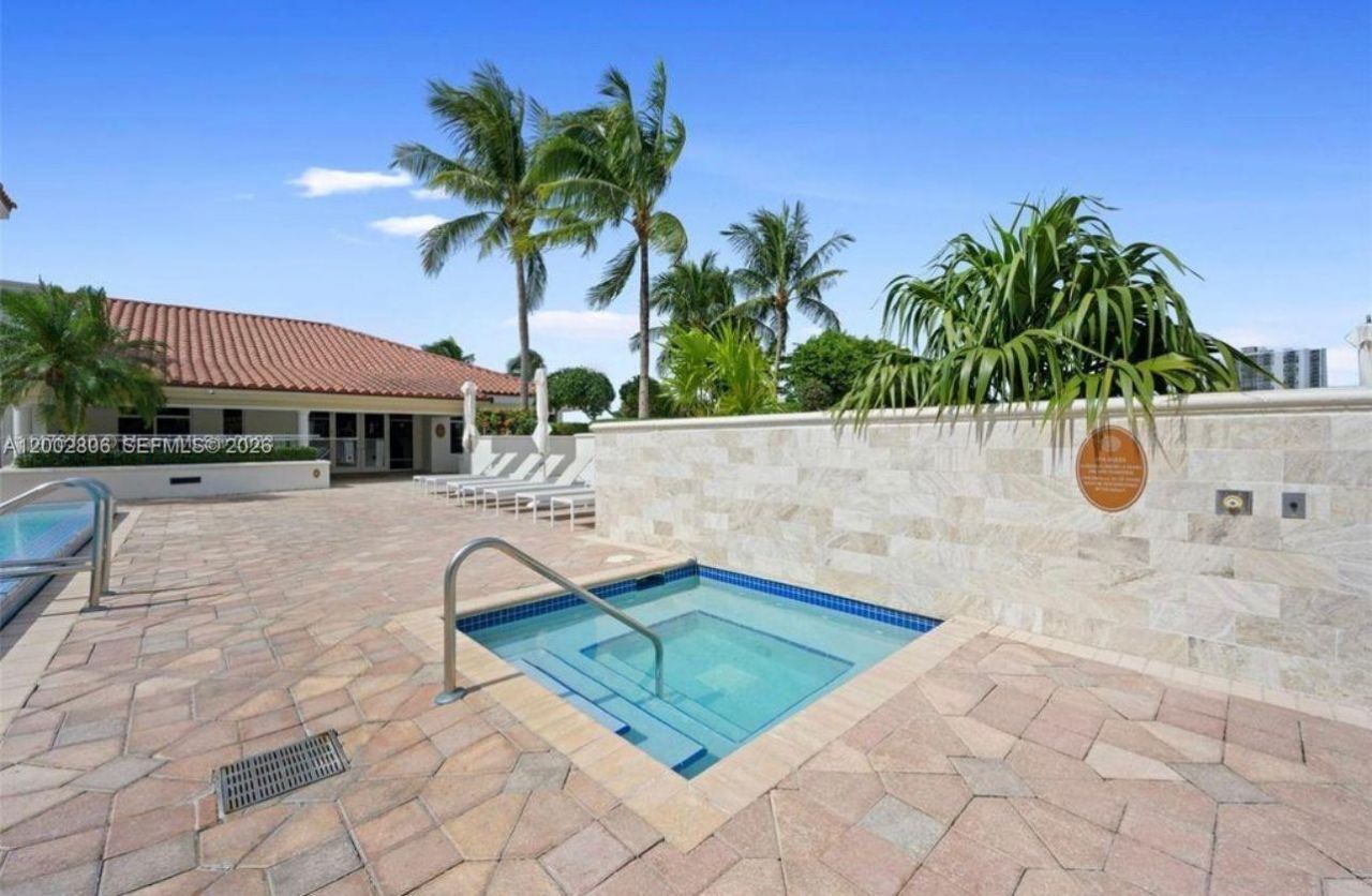 20000 E Country Club Dr , Unit 906, Aventura, FL 33180 Photo