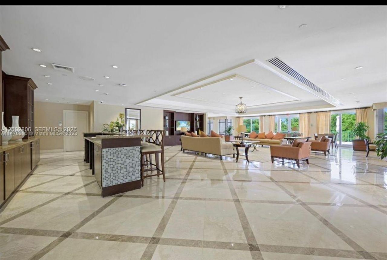 20000 E Country Club Dr , Unit 906, Aventura, FL 33180 Photo