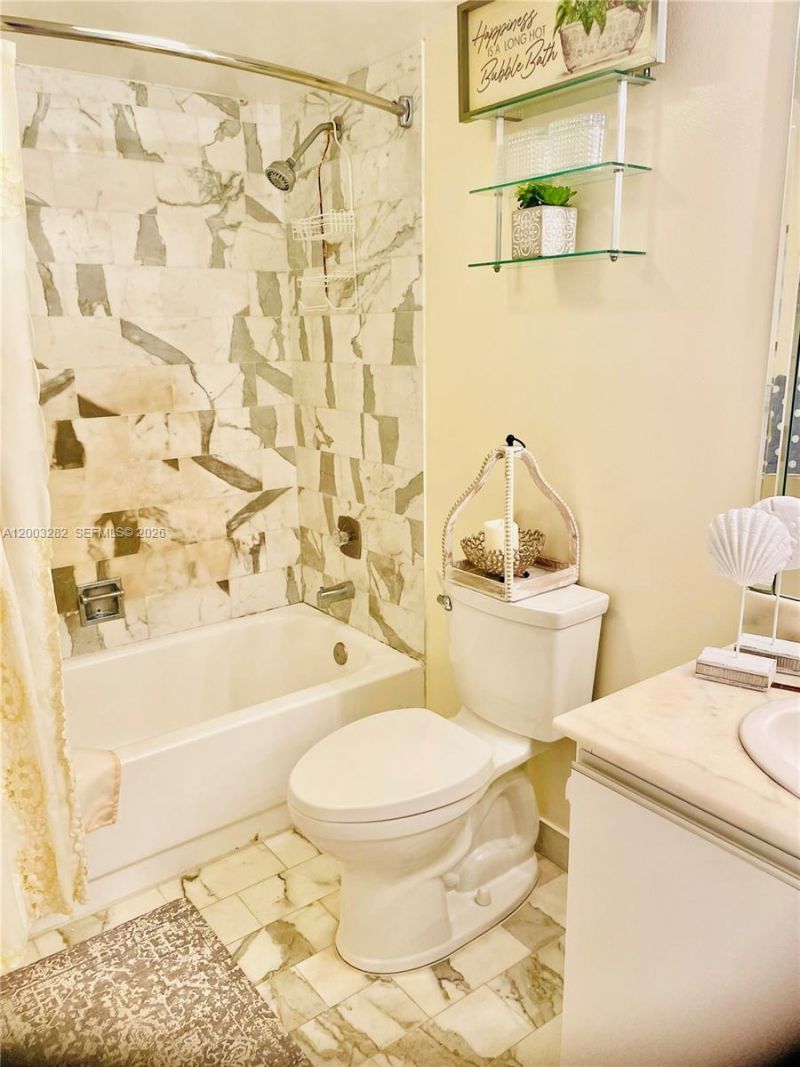 2555 Collins Ave, Unit 1805, Miami Beach, FL 33140 Photo