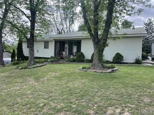 15594 Horse Shoe Lane , Dexter, MO 63841