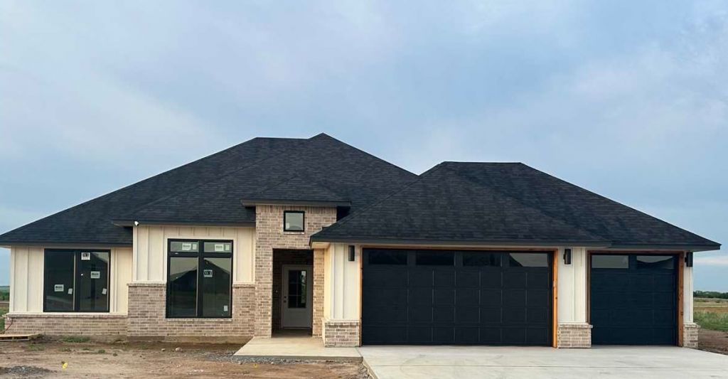 5465 NE Minnow Ln, Elgin, OK 73538 Main Photo