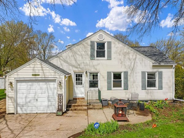 2795 S 53rd St, Milwaukee, WI 53219