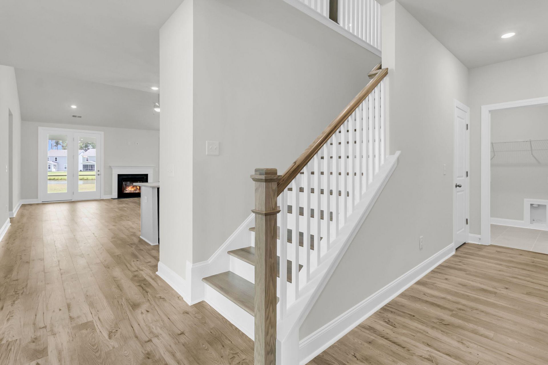 728 Maynard Lane Photo 4