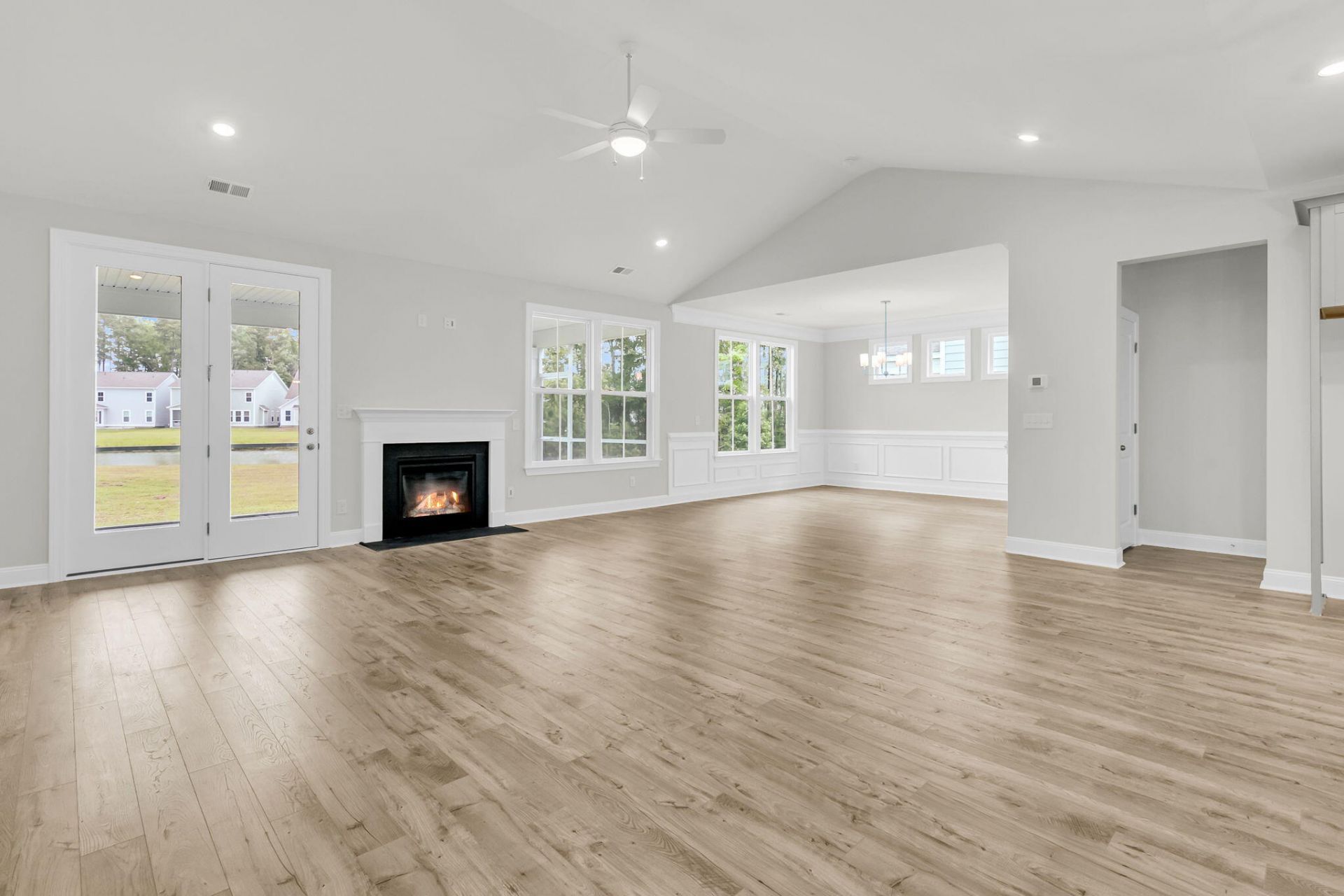 728 Maynard Lane Photo 9