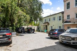 128 Wentworth Street photo 4