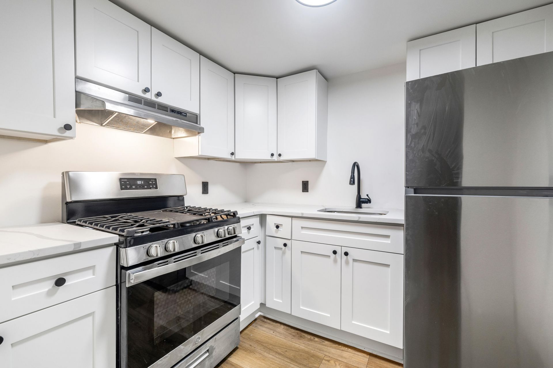 128 Wentworth Street Photo 6