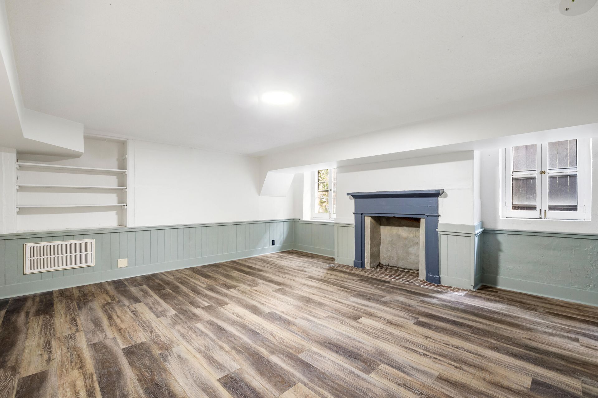 128 Wentworth Street Photo 8