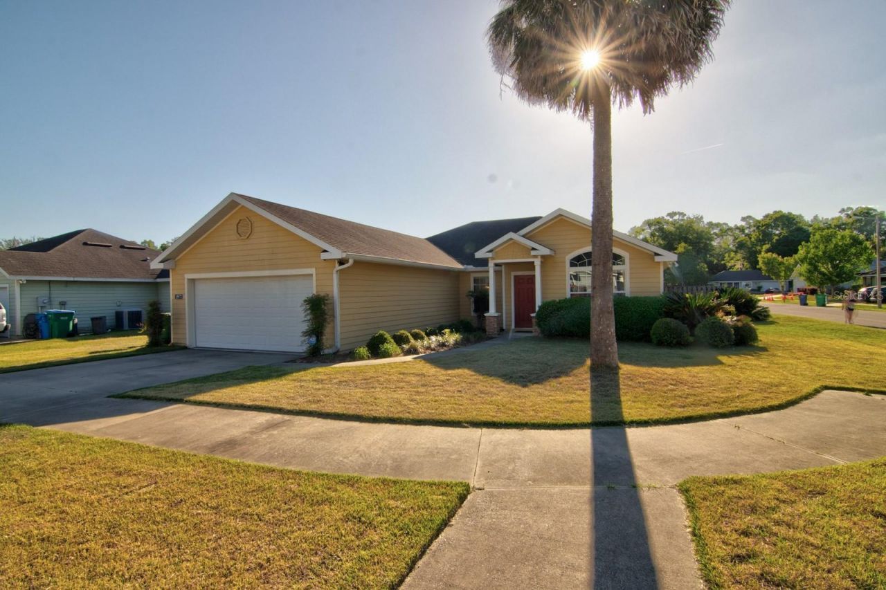 15572 NW 136th Terrace , Alachua, FL 32615 Photo