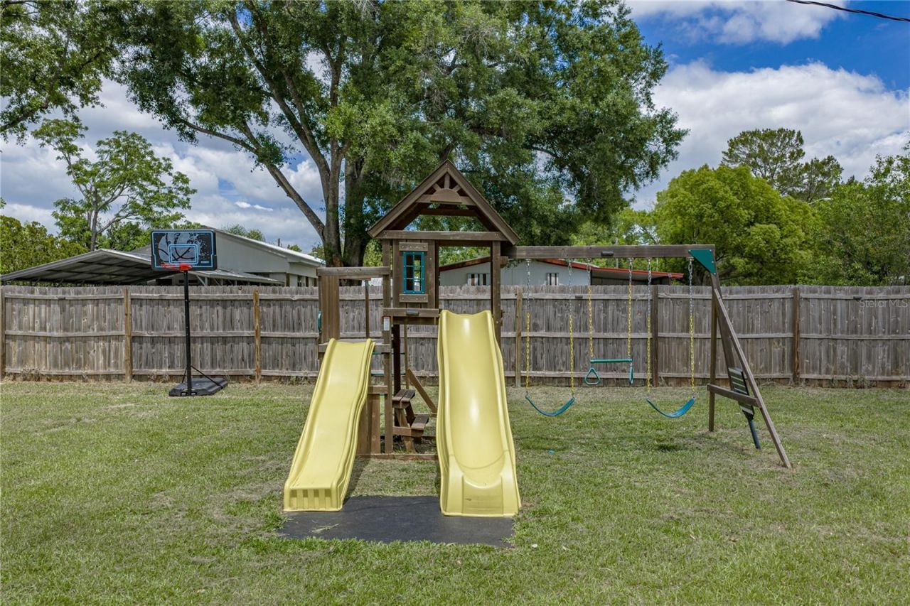 38645 Henry Drive , Zephyrhills, FL 33542 Photo