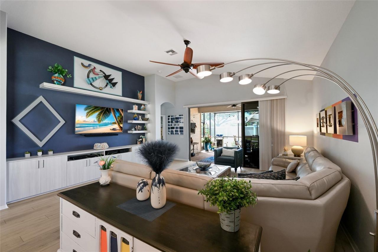 6702 41st Street Circle E, Sarasota, FL 34243 Photo