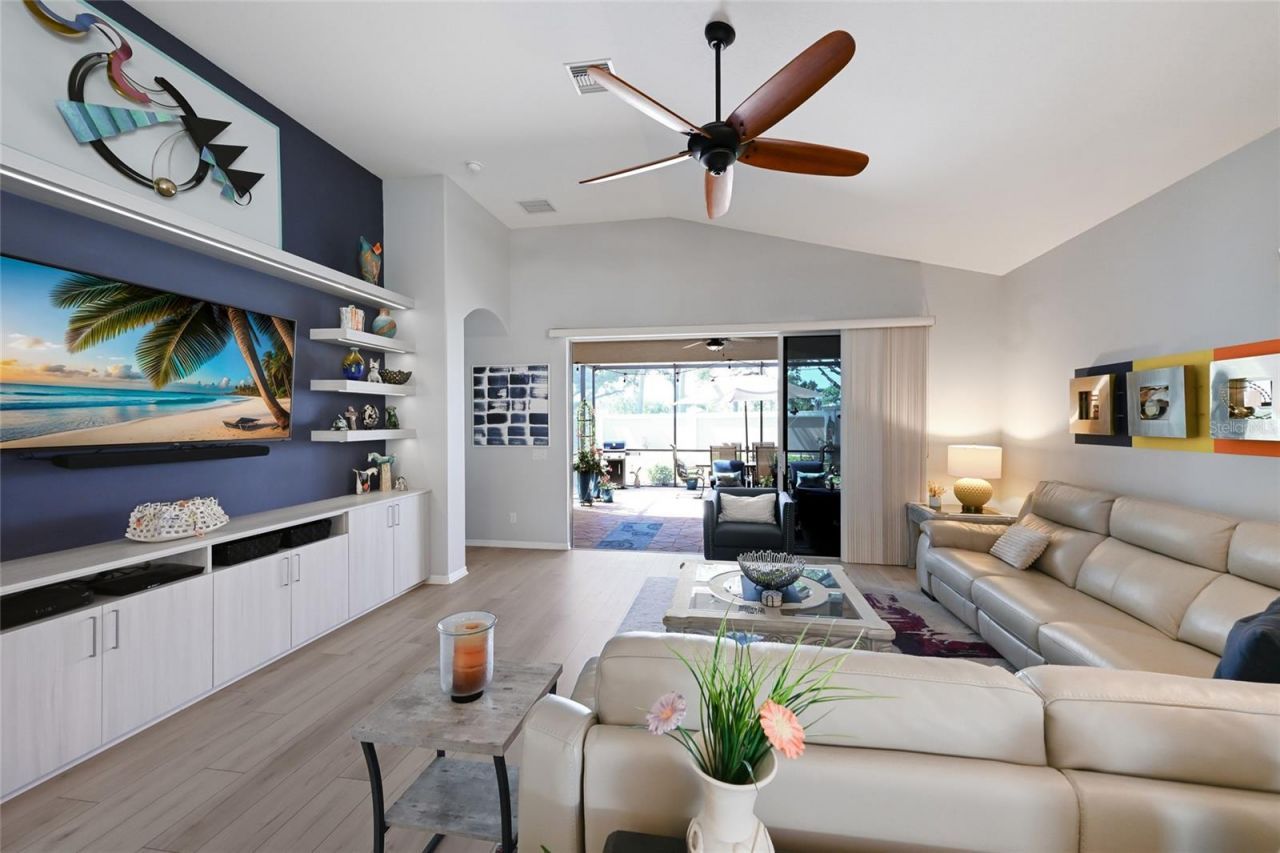 6702 41st Street Circle E, Sarasota, FL 34243 Photo