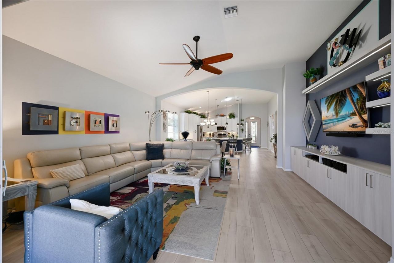 6702 41st Street Circle E, Sarasota, FL 34243 Photo