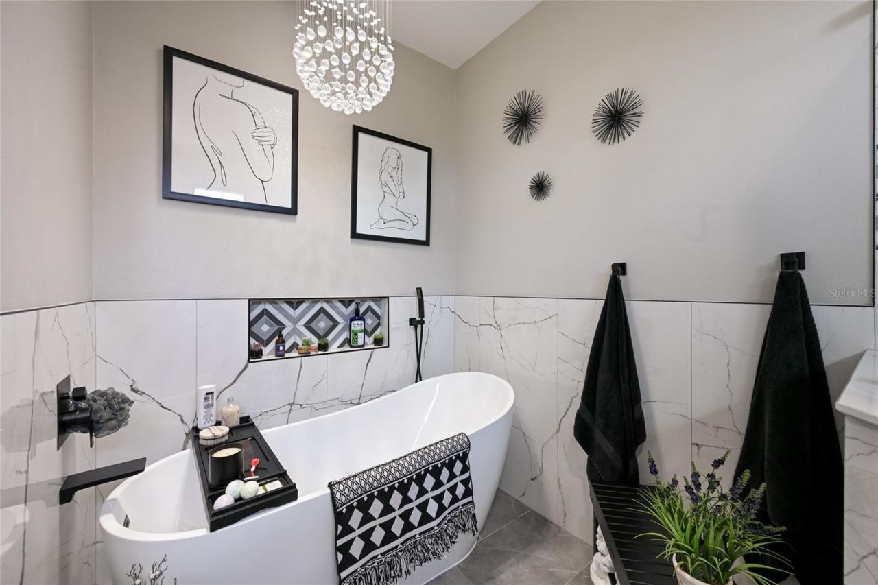 6702 41st Street Circle E, Sarasota, FL 34243 Photo