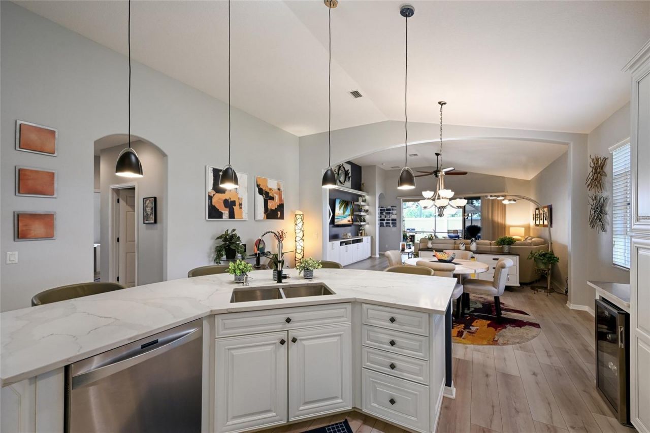 6702 41st Street Circle E, Sarasota, FL 34243 Photo