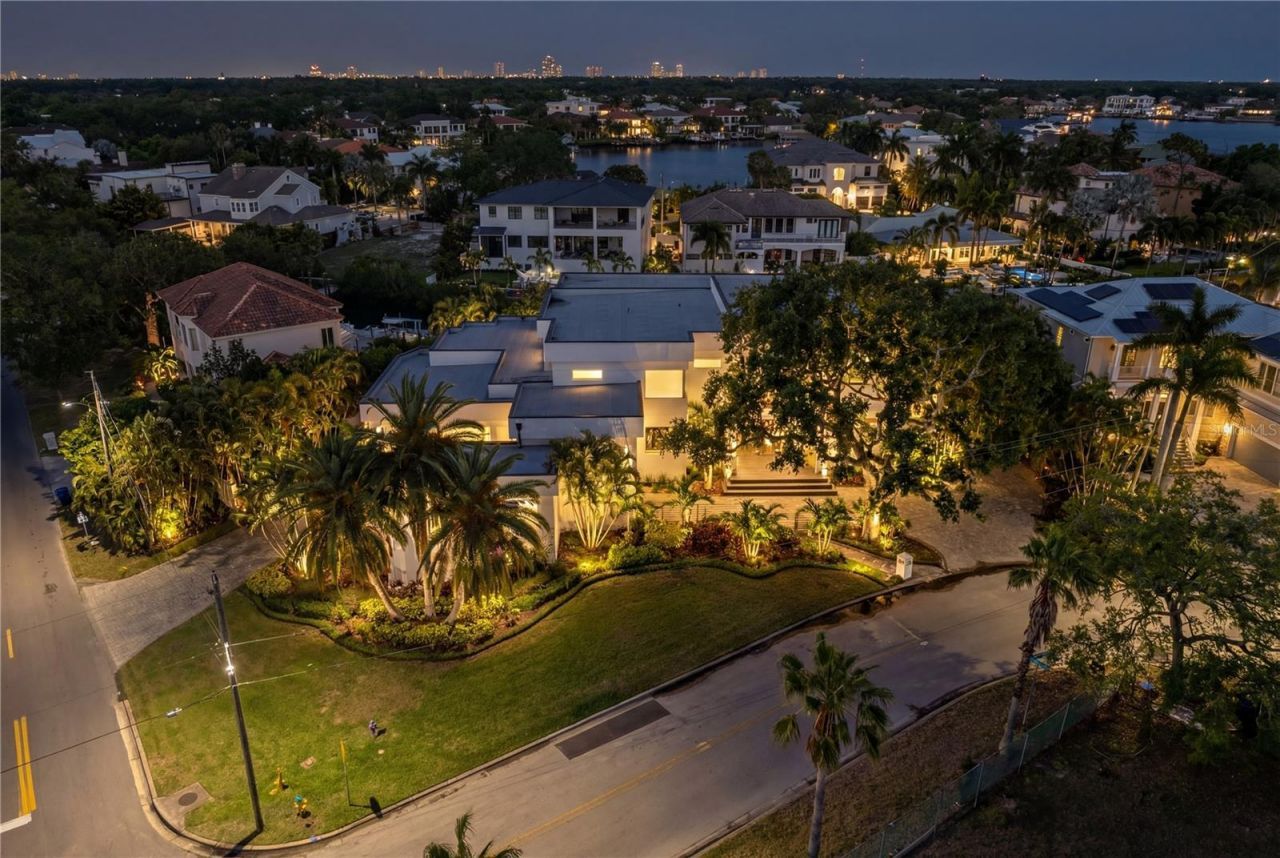 2 Sandpiper Road, Tampa, FL 33609 Photo