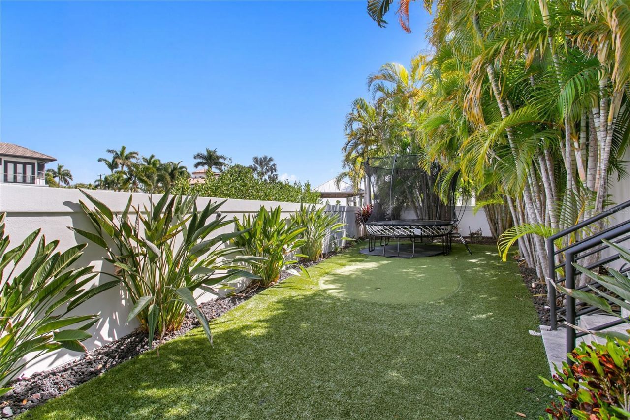 2 Sandpiper Road, Tampa, FL 33609 Photo