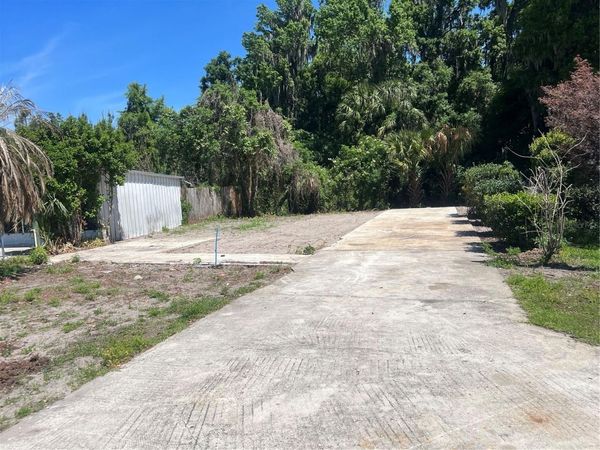 948 CR 461 , LAKE PANASOFFKEE, FL 33538
