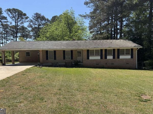 5594 Laurel Lane NW, Lilburn, GA 30047
