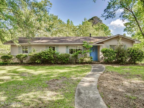 823 Dunton Road, Clinton, MS 39056