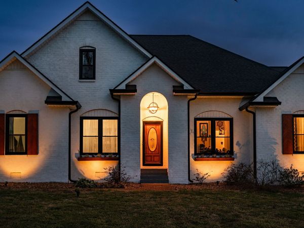 95 Old 25 Loop , Castalian Springs, TN 37031