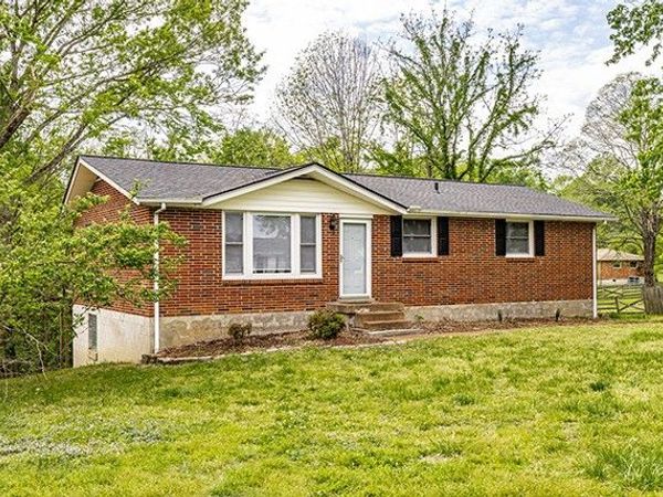 403 Rosehill Ct , Goodlettsville, TN 37072