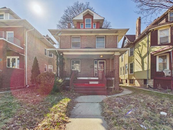 226 N Austin Boulevard , Oak Park, IL 60302