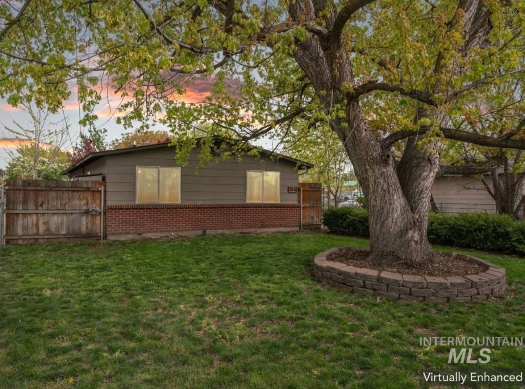3840 N Jackie Ln, Boise, ID 83704 Main Photo